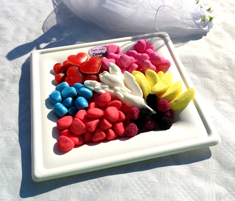 Nahaufnahme unserer Süßigkeitenplatte für ihre Hochzeit. Inhalt 600g Süßigkeiten ihrer Wahl.